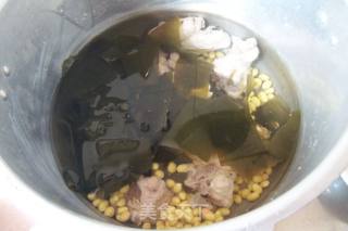 Kelp and Soy Keel Soup recipe