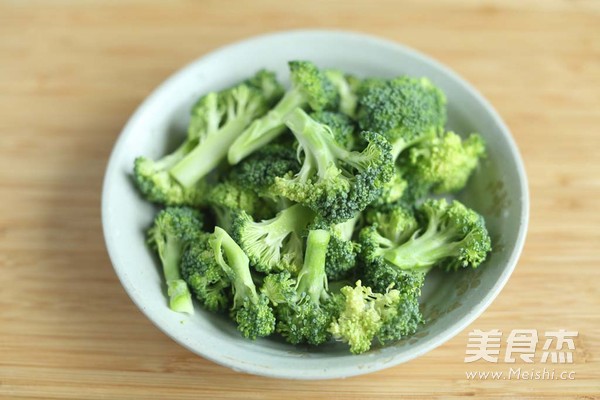 Stir-fried Pork with Broccoli recipe