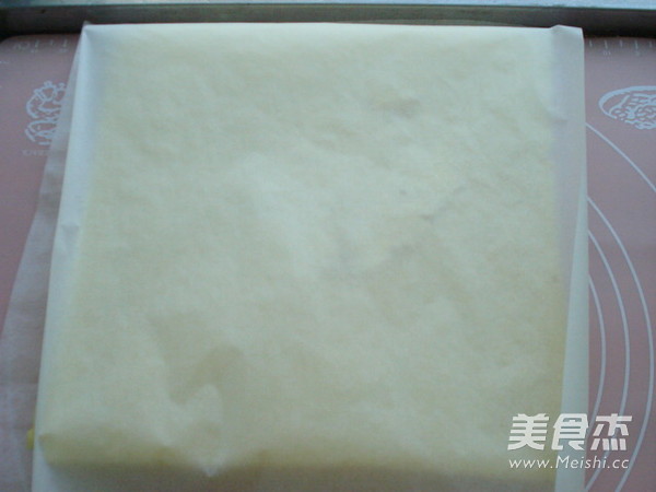 Creamy Strawberry Cake Roll recipe