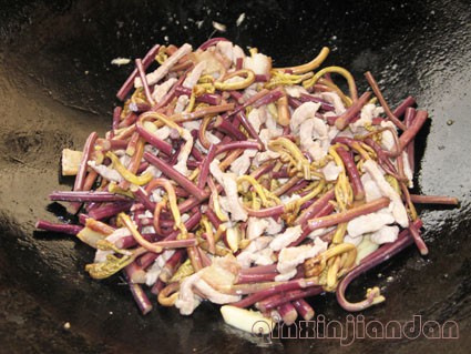 Stir-fried Bracken with Shredded Pork recipe