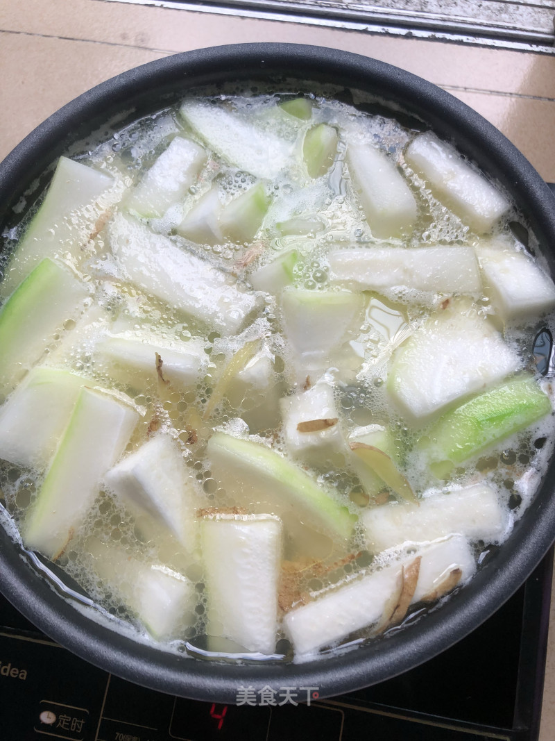 White Shell and Zucchini Soup recipe