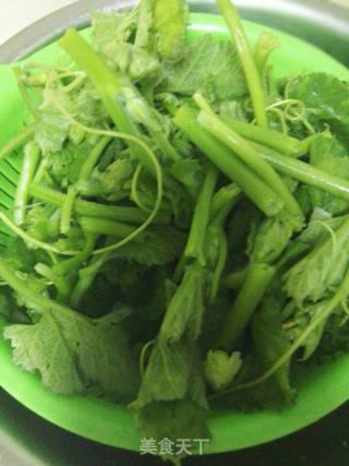 Stir-fried Pumpkin Seedlings recipe