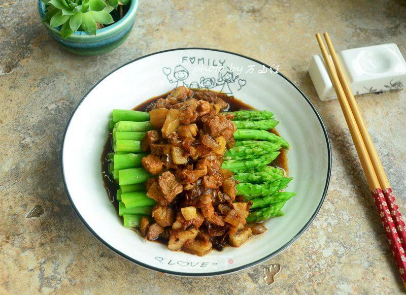 Sauce-flavored Pork with Asparagus recipe