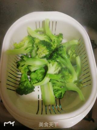 Stir-fried Broccoli with Crispy Minced Meat recipe