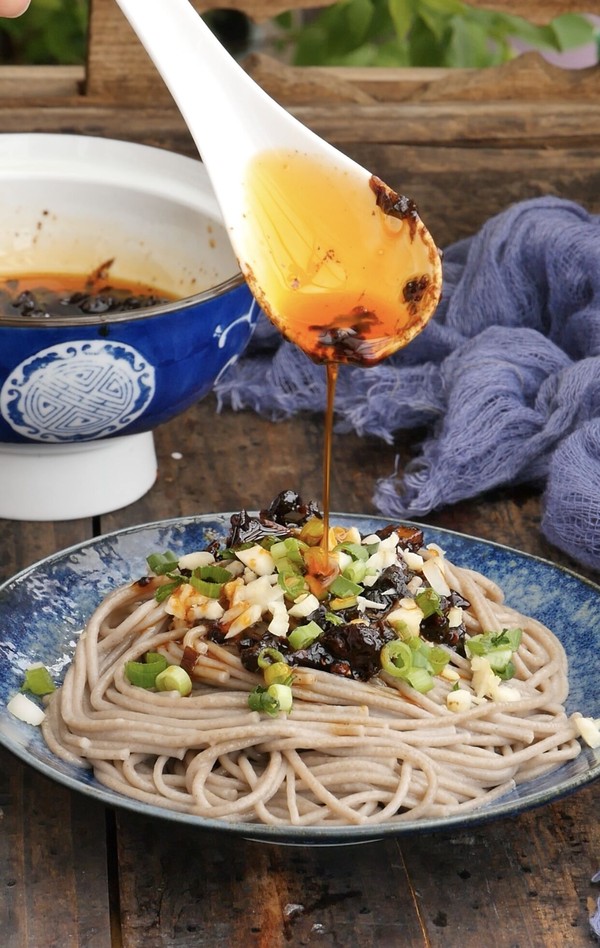 Soba Noodles Mixed with Spicy Sauce, Delicious Noodles in One Bite recipe