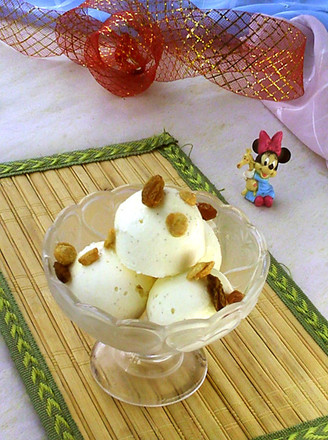 Vanilla Ice Cream with Fragrant Yogurt recipe