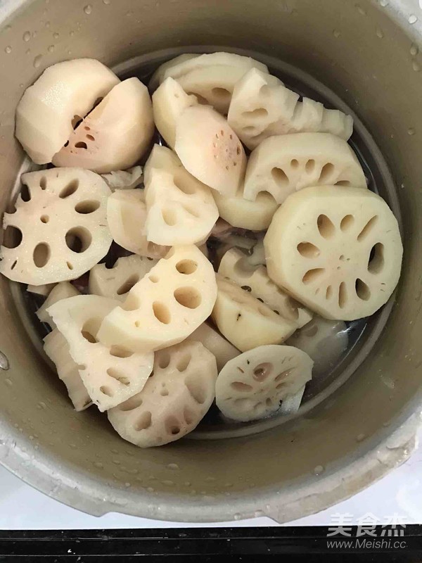 Lotus Root Pork Bone Soup recipe