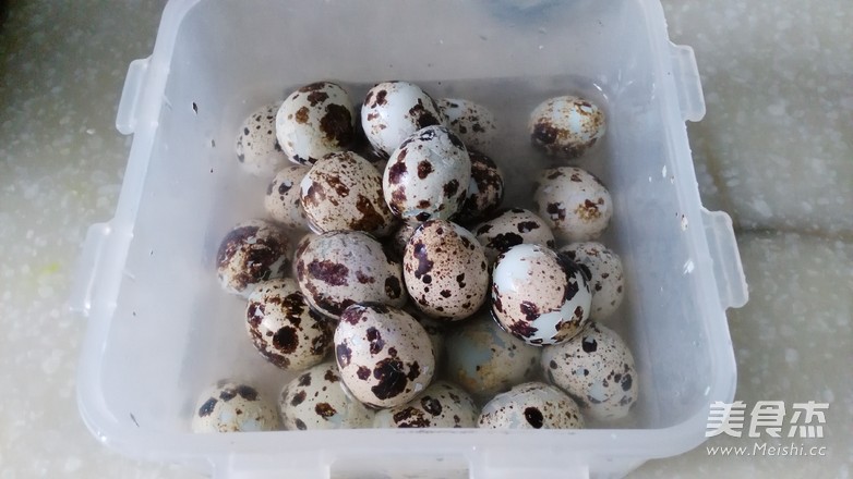 Marinated Quail Eggs recipe