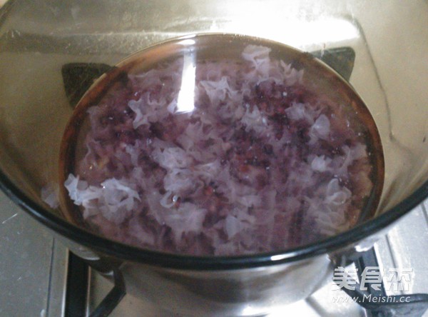 Purple Rice Coix Seed Tremella Congee recipe