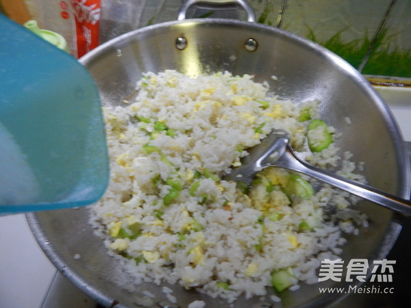 Loofah and Egg Fried Rice recipe