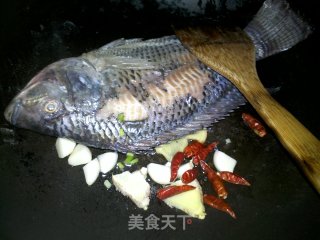 Braised Fish with Garlic Cloves recipe
