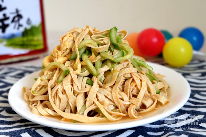 Cucumber and Egg Mixed with Tofu Shreds recipe