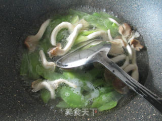 Xiuzhen Mushroom Lettuce Boiled Dried Shreds recipe