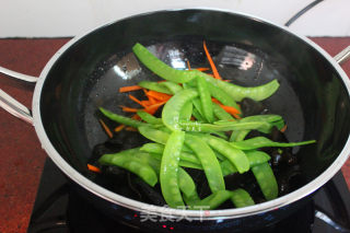 Fried Fungus with Snow Peas recipe