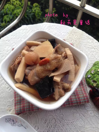 Cantonese Lingzhi Coconut Stewed Chicken recipe