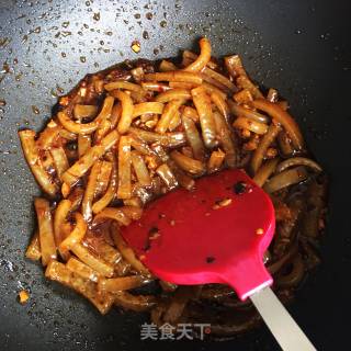 Celery Stir-fried Pork Skin recipe