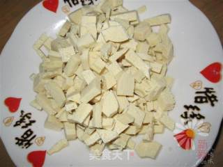 Stir-fried Peanuts with Cilantro and Dried Tofu recipe