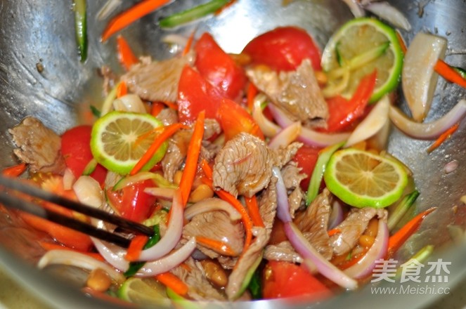 Thai Style Beef with Lemon recipe