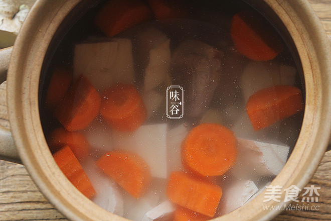 Horseshoe Powder Kudzu Carrot Soup recipe