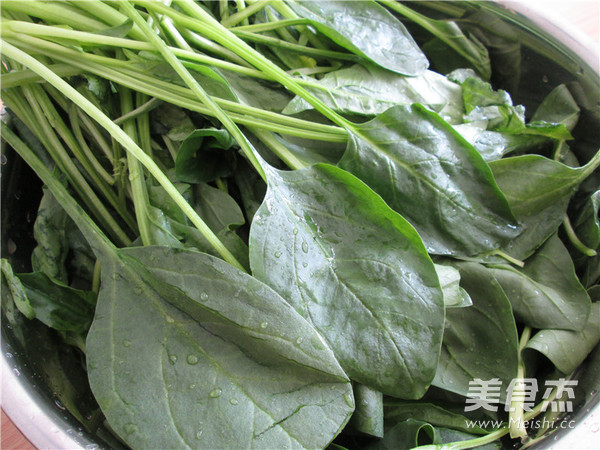 Glenorle Spinach with Nuts recipe