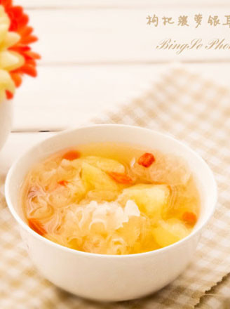 Wolfberry Pineapple Tremella Soup recipe