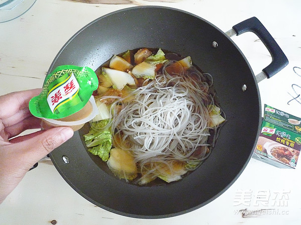 Cabbage Oil Residue Stewed Vermicelli recipe