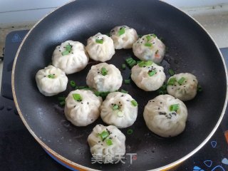 Pan-fried Meat Buns with Melon Skin Stuffing recipe