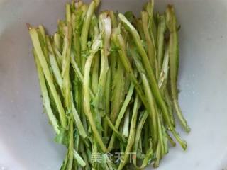 Hometown Stir-fried Liangma recipe