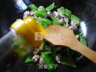 Stir-fried Snails with Hot Pepper recipe