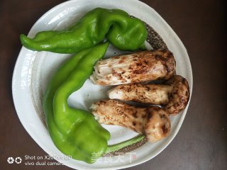 Stir-fried Shredded Chicken with Matsutake recipe