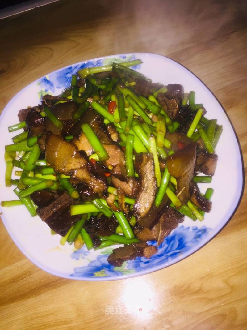 Stir-fried Bacon with Garlic Moss recipe
