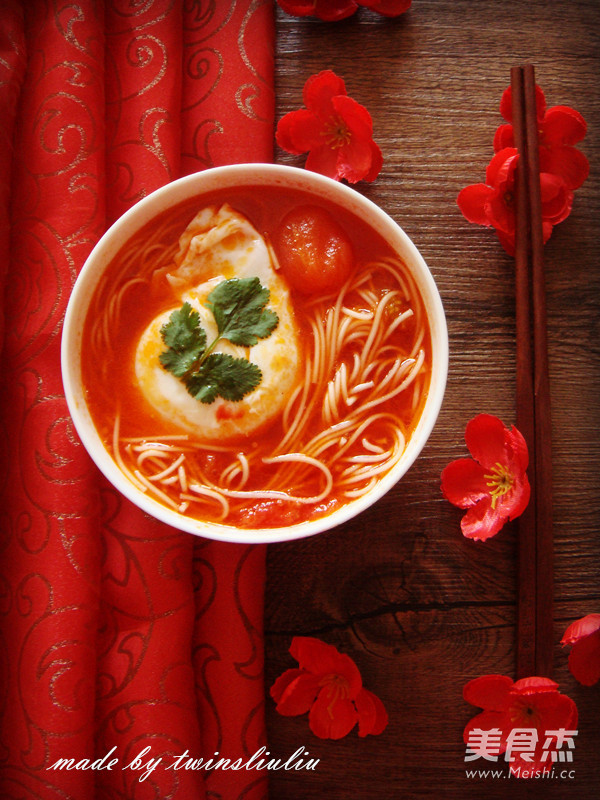 Western Red Fungus and Egg Longxu Noodle Soup recipe