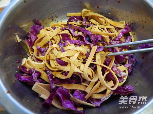 Purple Cabbage Mixed with Tofu Skin recipe