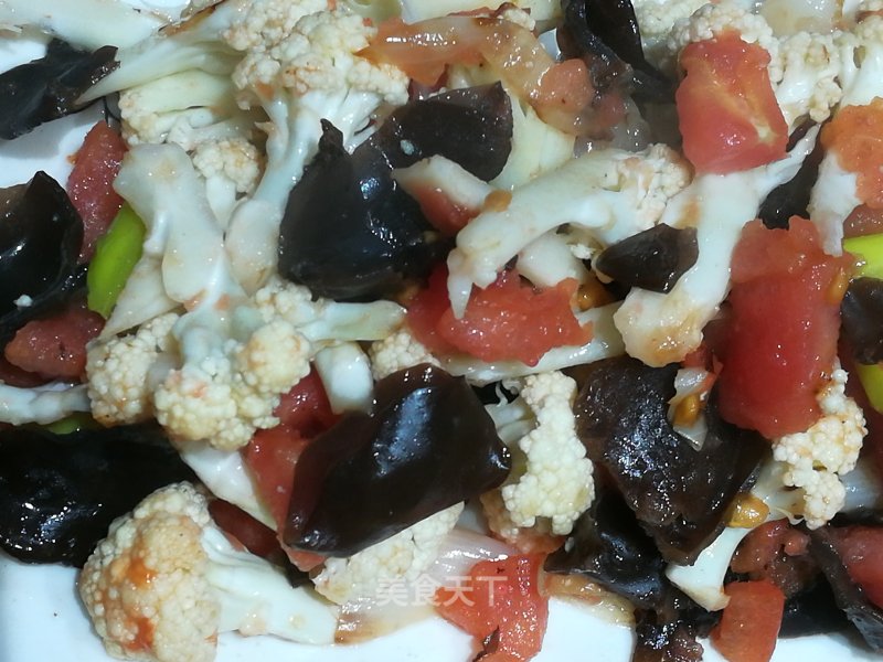 Stir-fried Cauliflower with Tomatoes recipe