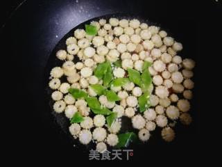 #团圆饭# Little Fried Corn Shoots recipe