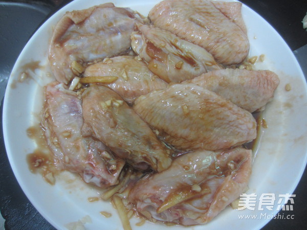 Steamed Chicken Wings with Zongzi Leaves recipe