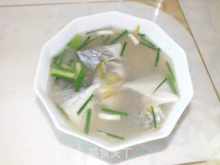 Fresh Sea Pomfret Soup recipe