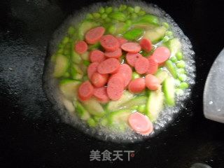 Stir-fried Loofah with Edamame recipe