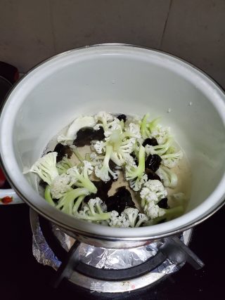 Cauliflower Stir-fried Black Fungus recipe