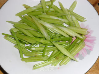 Celery Stir-fried Yuba recipe