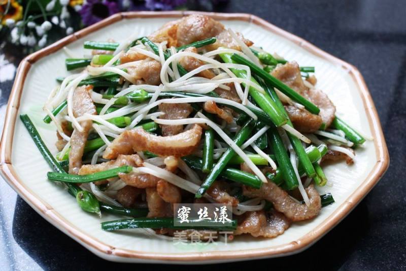 Stir-fried Pork Neck with Leek and Silver Buds recipe