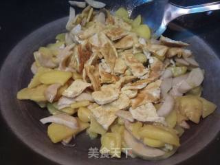 Fried Eryngii Mushrooms with Potato and Egg Crust recipe