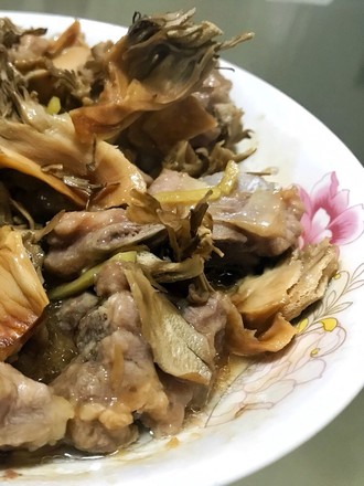 Steamed Pork Ribs with Grifola Flower recipe