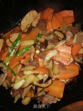 Stir-fried Carrots and Shiitake Mushrooms recipe