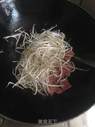 Fried Hor Fun with Bacon recipe