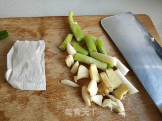 Braised Chicken Drumsticks with Agaricus and Tea Tree Mushroom recipe