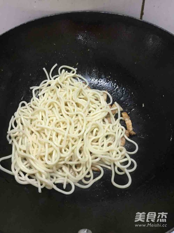 Fried Noodles with Sliced Pork recipe