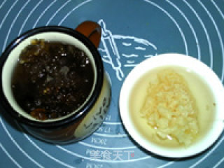 Red Bean Peach Gum White Fungus Soup recipe