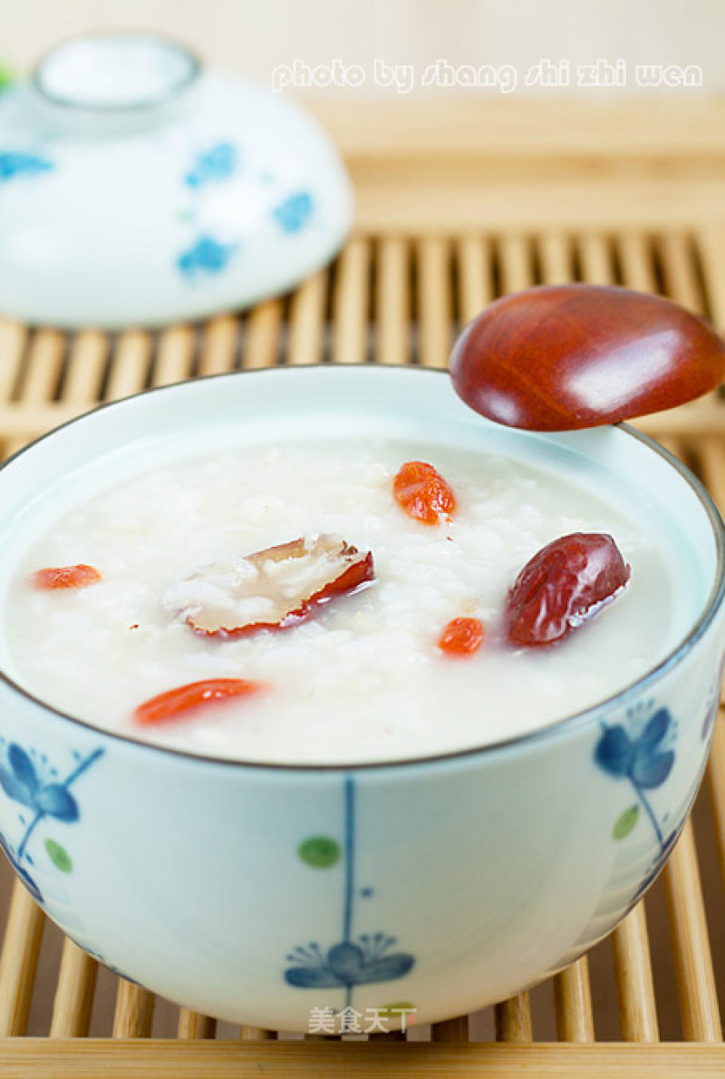 Red Dates Oatmeal Porridge with Wolfberry recipe