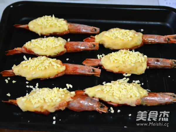 Baked Prawns with Mashed Potatoes and Cheese recipe